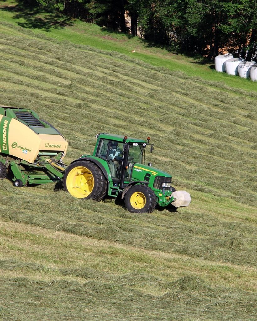 tractor-2392191_1280 tractor-2392191_1280